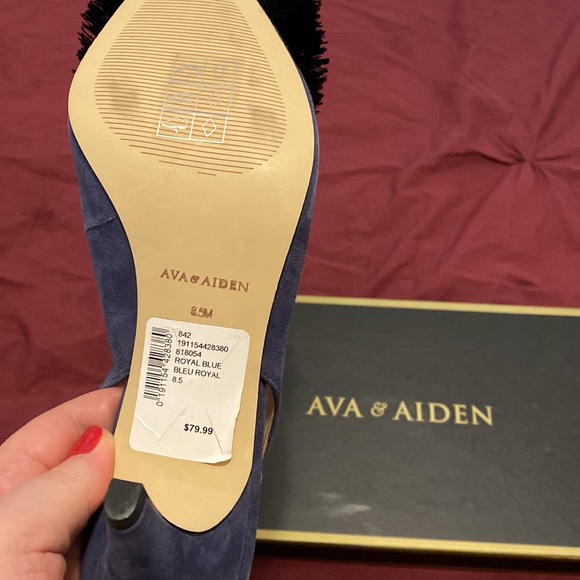 ❌ SOLD❌ Ava & Aiden Pom Pom Valessa Shoes - Picture 6 of 9